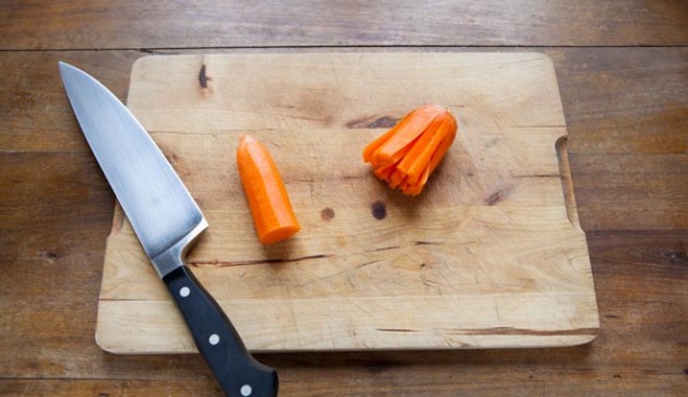 taglia-la-carota-a-fiammifero