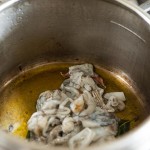 aggiungi-le-seppie-al-soffritto