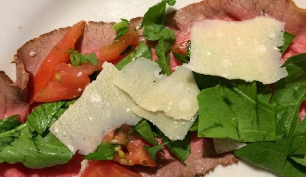 ricetta-del-roast-beef-aggiungi-il-parmigiano-in-scaglie-al-roast-beef