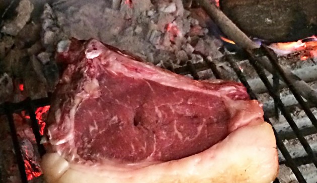 cottura-della-costata-di-manzo-alla-griglia